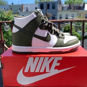 Nike Dunk 4Y Cargo Khaki - Never Worn!